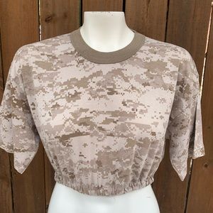 Vintage camouflage single stitch crop top size Medium.